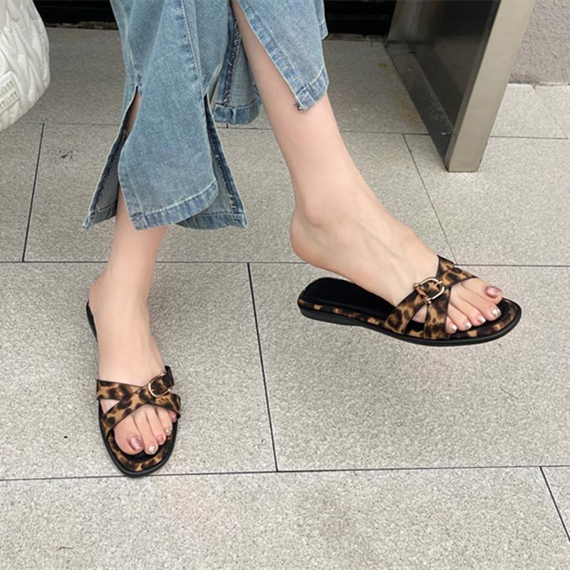 Fashion Bailamos Brand New Women Slippers Fashion Leopard Print Flip Flops Flat Heel Outdoor Dress Vaction Casual Flip Flops Beach Shoes