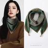Seidenschal mit Magnetverschluss - Quadratisch, modisches Winteraccessoire für Damen
