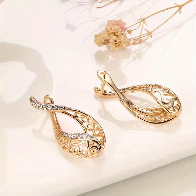 1 Pair Golden Color Vintage Hollow Pattern Drop Earring Shiny Synthetic Zirconia Accessories Trend Jewelry