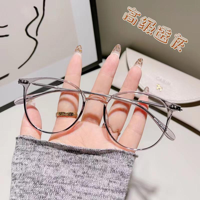 Trendy Oval Anti-Blue Light Glasses: Stylish Unisex Frames for Fashionable Men & Women, Suitable for Myopia.