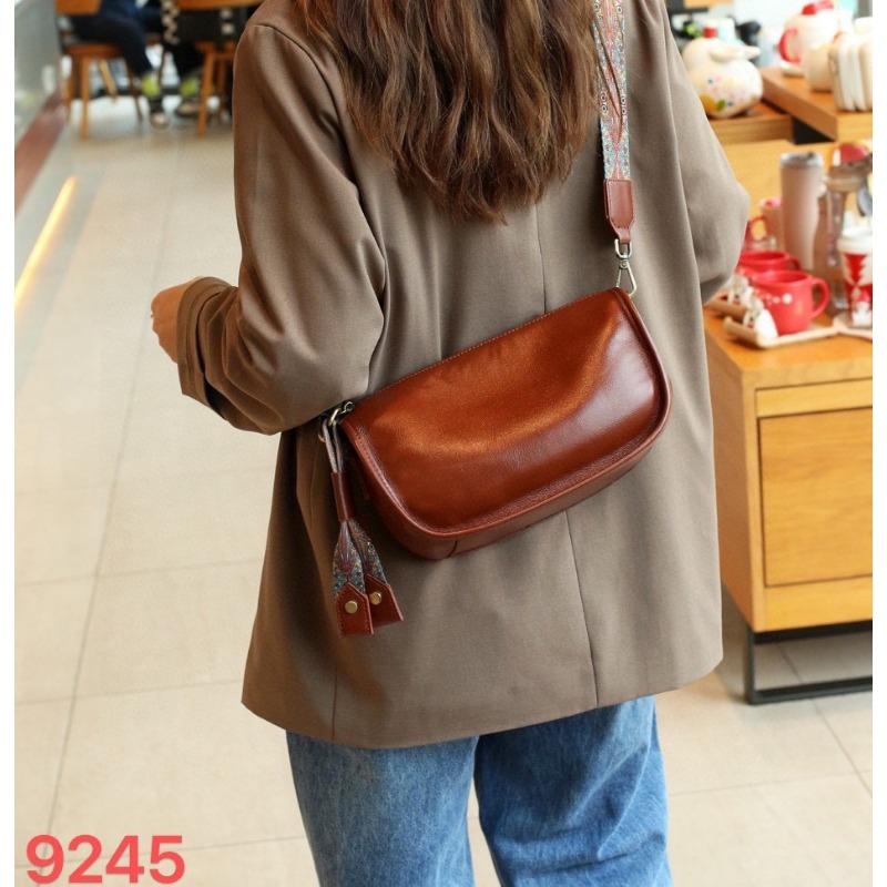 Head Cowhide Pillow Bag Leather Bag Wide Strap Crossbody Bag Vintage Leather Ladies Shoulder Bag