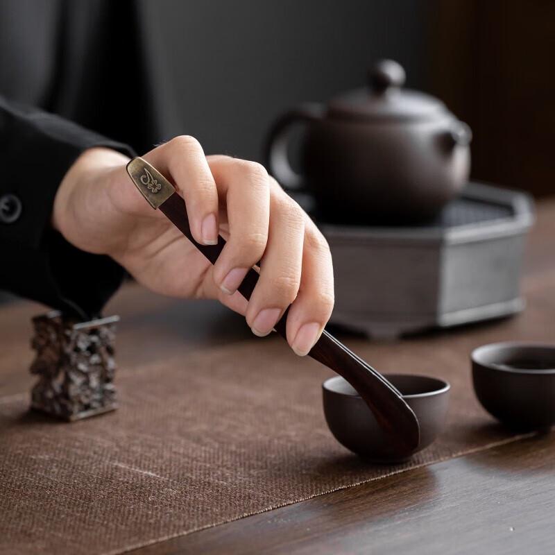 White Porcelain & Wood Tea Ceremony Six Gentlemen Set