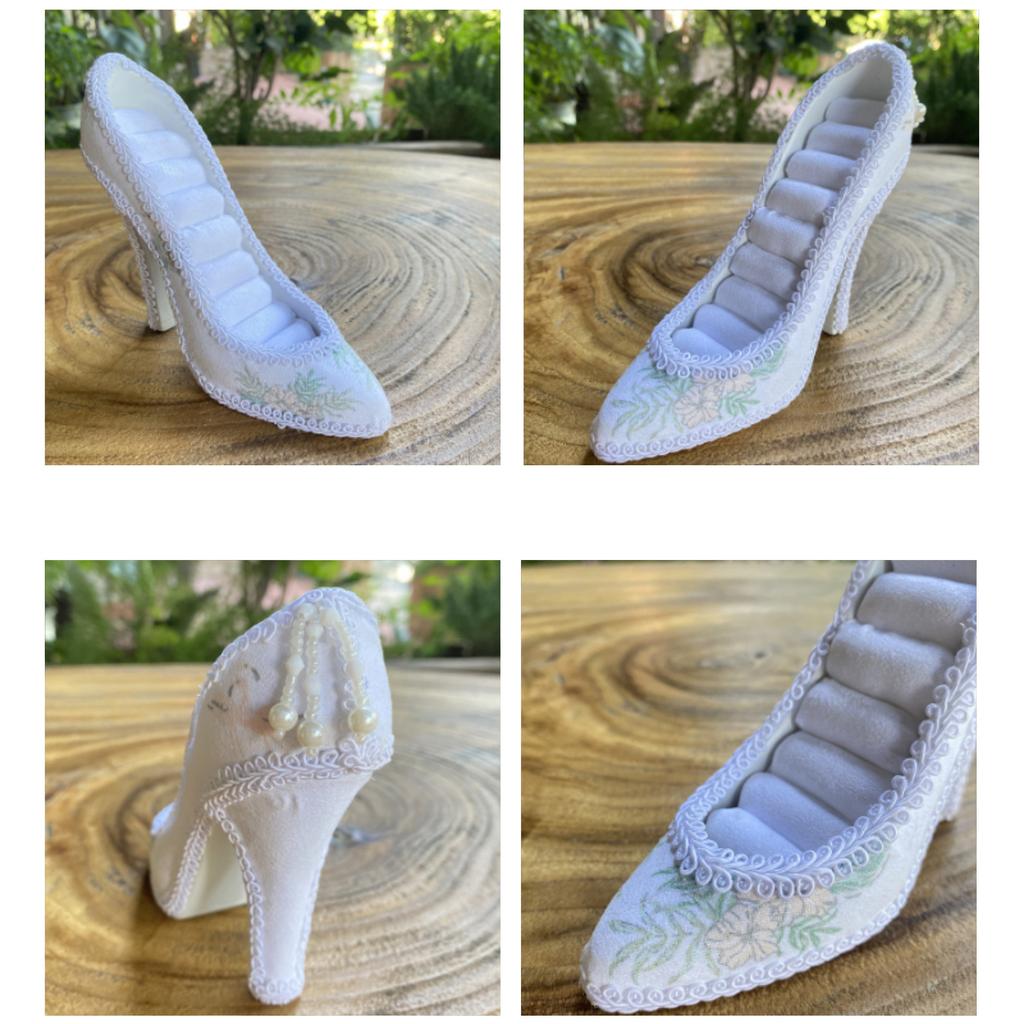 Jewelry Stand with Faux Pearls High Heeled Shoes Earrings Necklaces Rings Display Shelf Fashion Accessories Holder