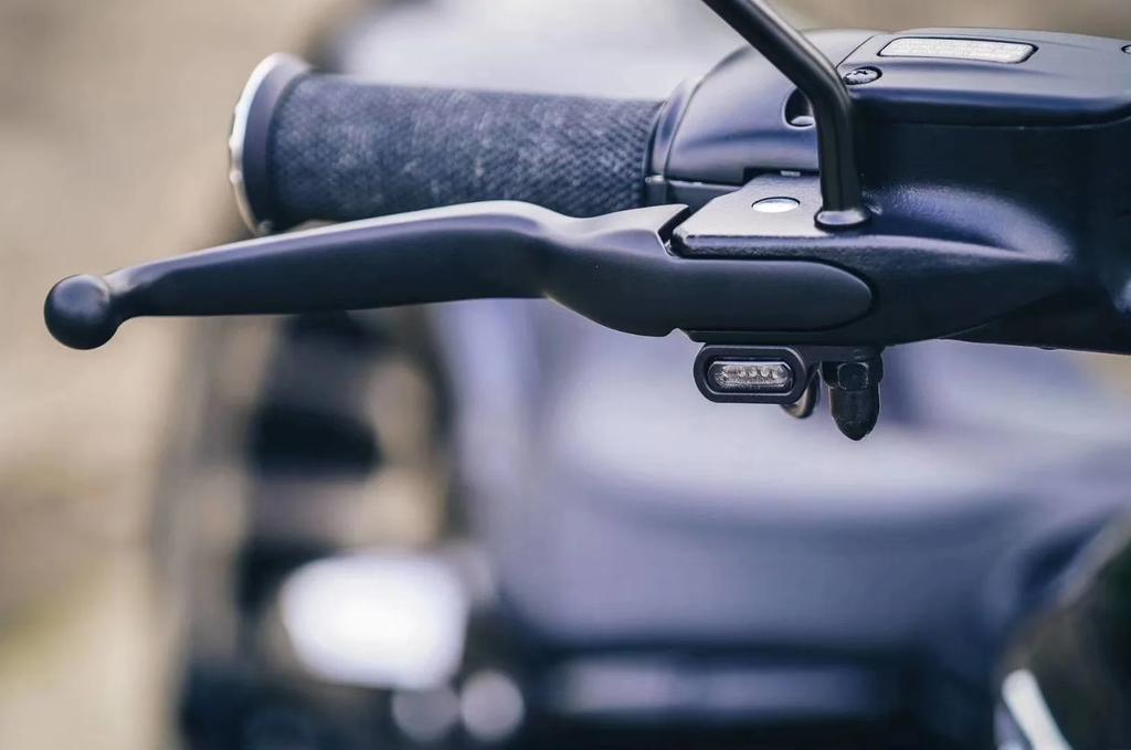 Motorcycle Mini LED Turn Signal Light Running Indicator Lamp For Harley Softail 00-14 Dyna 99-17 Sportster XL883 1200 X48 96-03