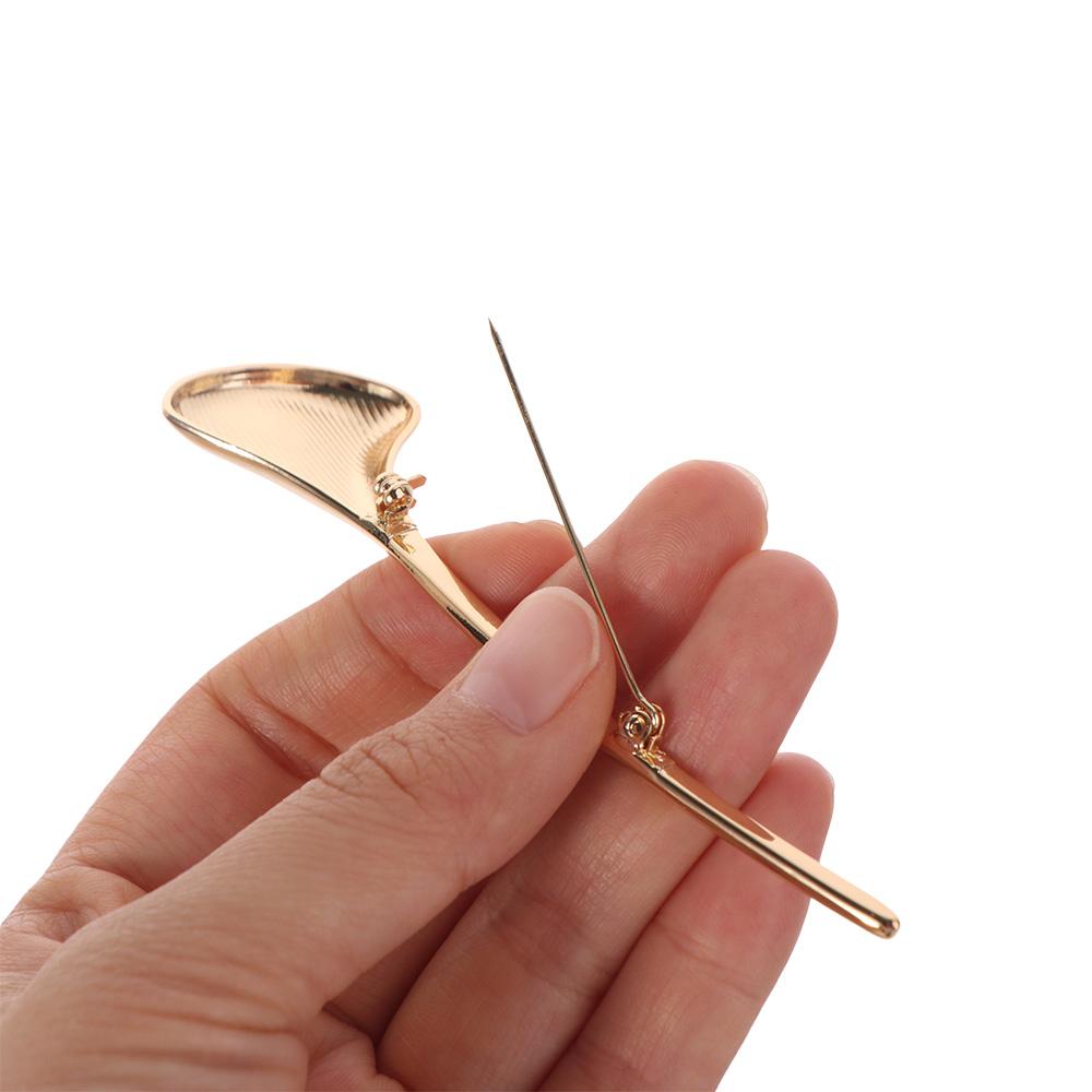 Vintage Ginkgo Leaf Brooch Corsage Ornament Metal Glossy Brooch  Western-style Clothes