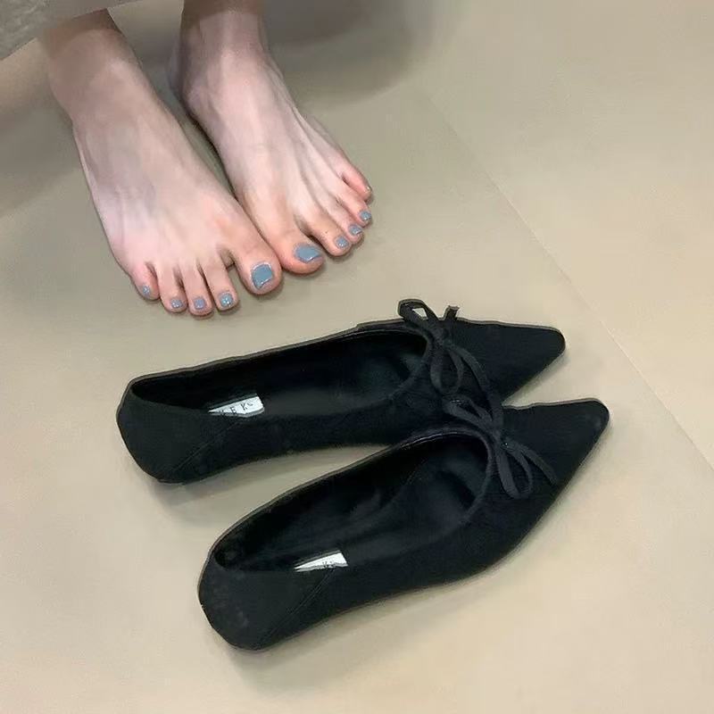 New Sandals Women's 2025 Summer Bow Pointed Head Beautiful Bag Head French Single Shoes with Skirt Commuter Evening Shoes