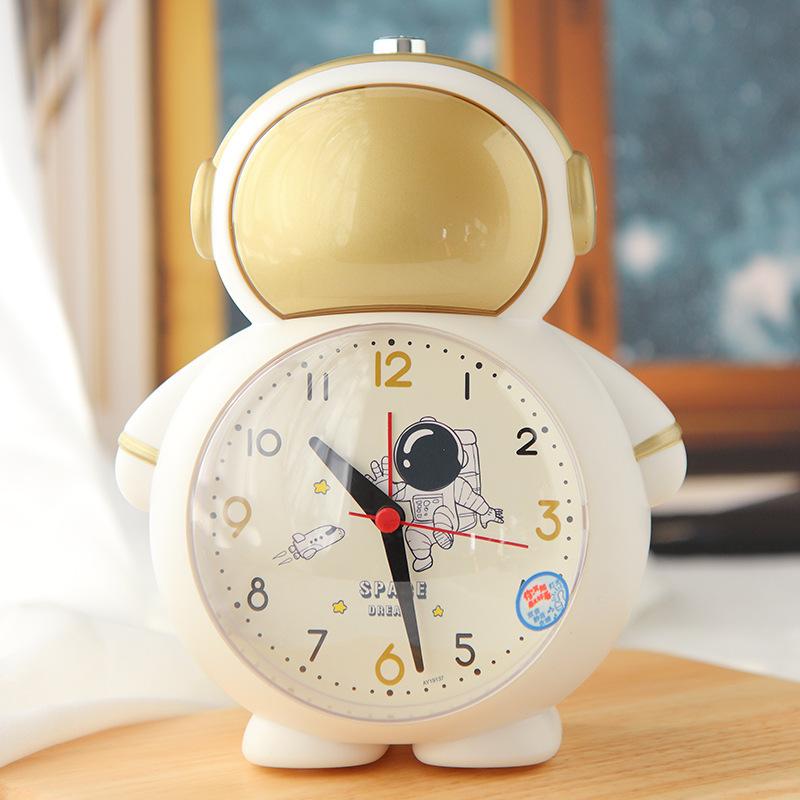 

Креативный студенческий многофункциональный бесшумный прикроватный светящийся ленивый мультяшный говорящий детский будильник «Астронавт»