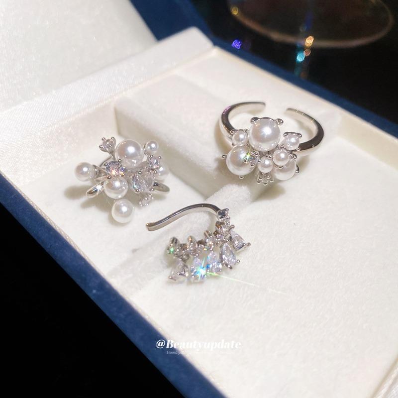 Korean Diamond-encrusted Flower Pearl Ear Clip Ring Jewelry Set, Exquisite Light Luxury, High Sense, Great Beauty, Versatile Jewelry