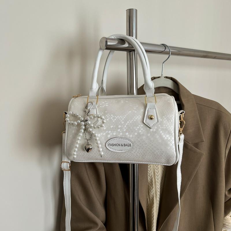 

Premium texture, niche design sense, hand bag temperament, shoulder messenger bag, solid color, trendy and versatile bag no pendant белый