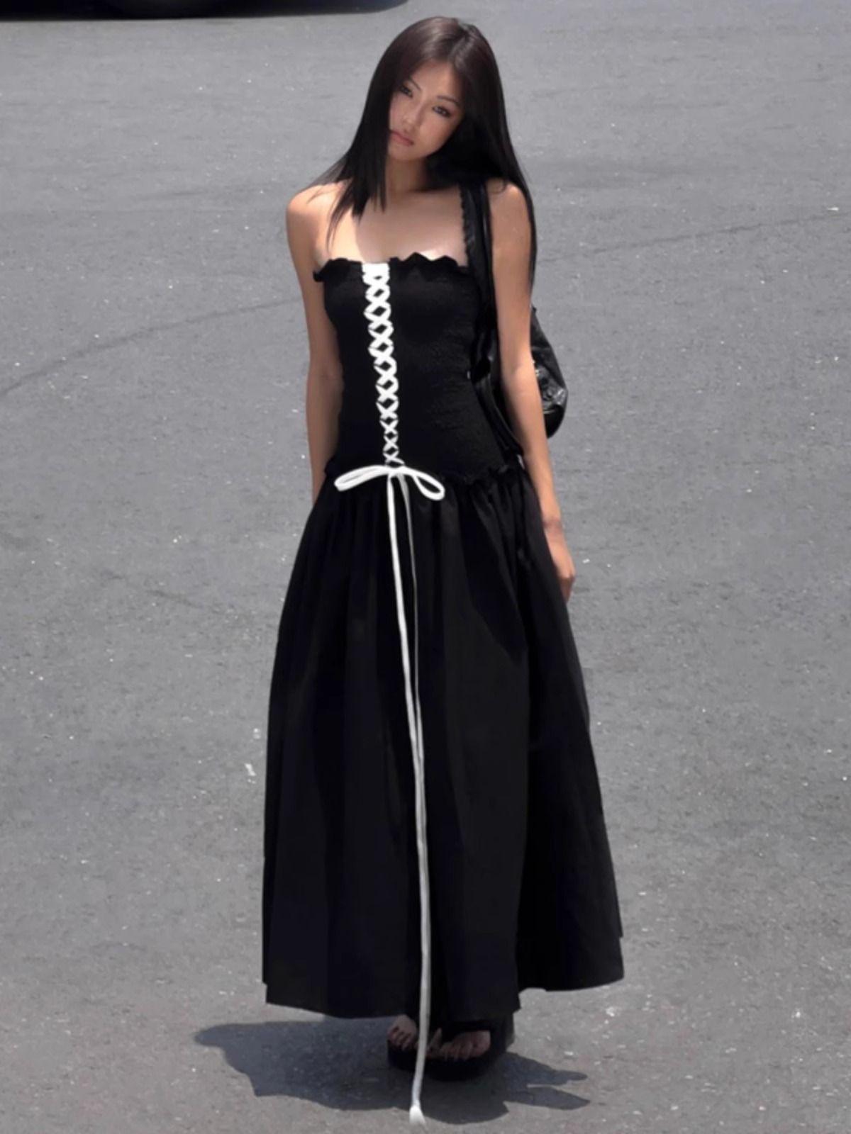 

Нишевое женское платье мини А-силуэта без бретелей с шнуровкой на талии Extra Large чёрный