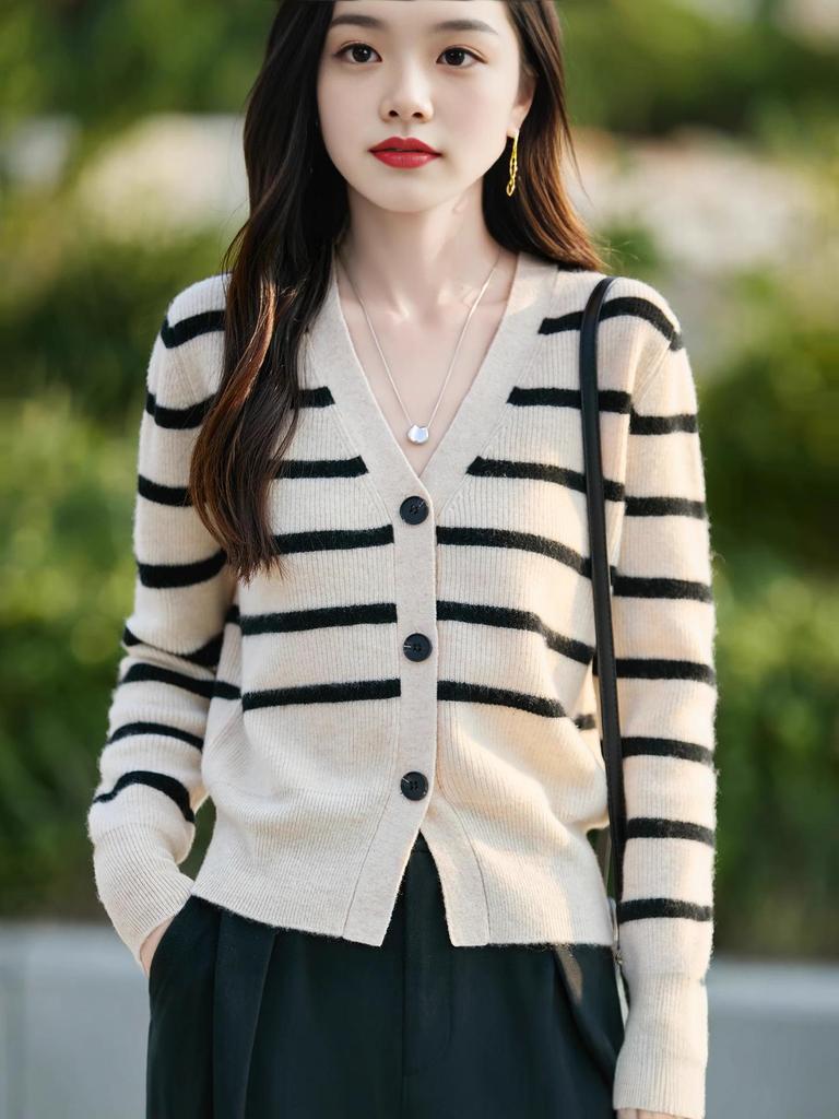 Women's V-Neck Color-Block Wool Cardigan: Autumn/Winter Fashion, Loose Short Cashmere Coat, Skin-Friendly, Warm.