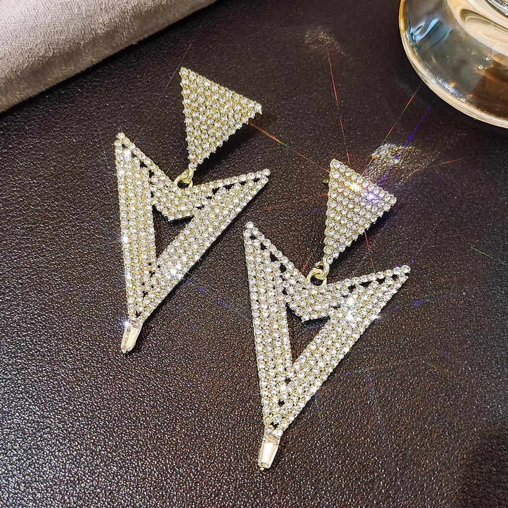 Elegant Tassel Long Earrings: European & American Fashion, High-End Prom & Evening Goddess Style.