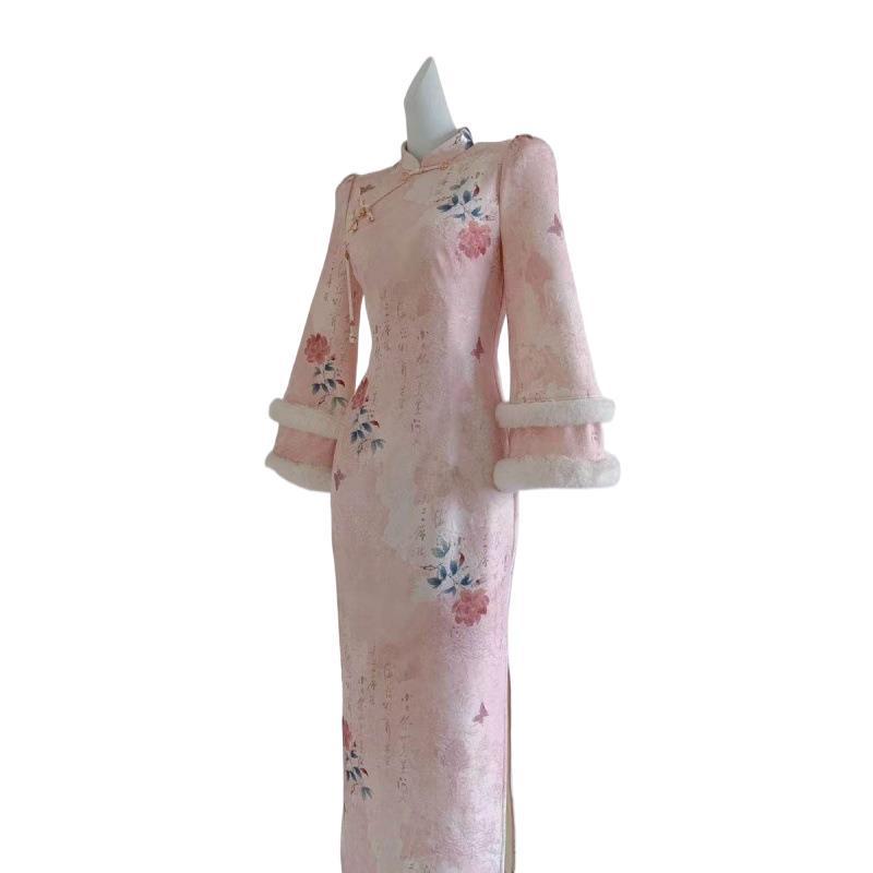 Improved New Chinese Style Cheongsam Dress: Frog Button, Long Sleeve, Velvet, Slimming Waist, Slit, Mid-Length Skirt for Women.
