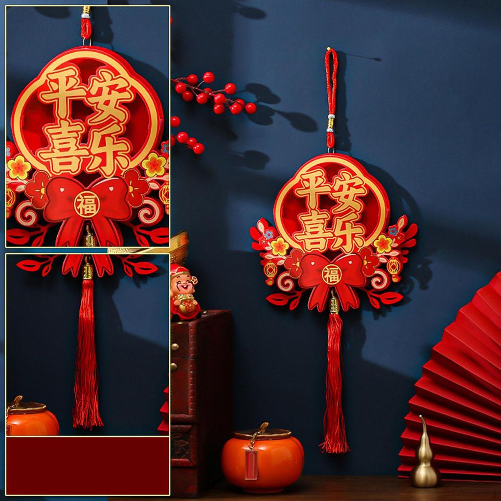 Drachen Türschild für das Chinesische Jahr mit Quastenanhängern und Fu-Zeichen