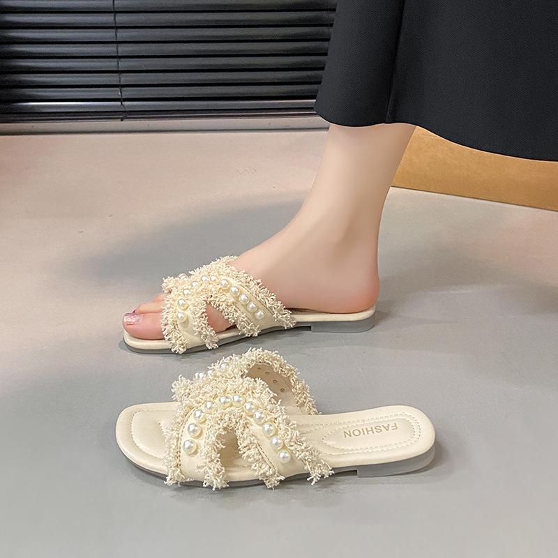 Design sense wear 2025 women's new summer small fragrant wind cool pearl niche slippers seaside beach one-word drag