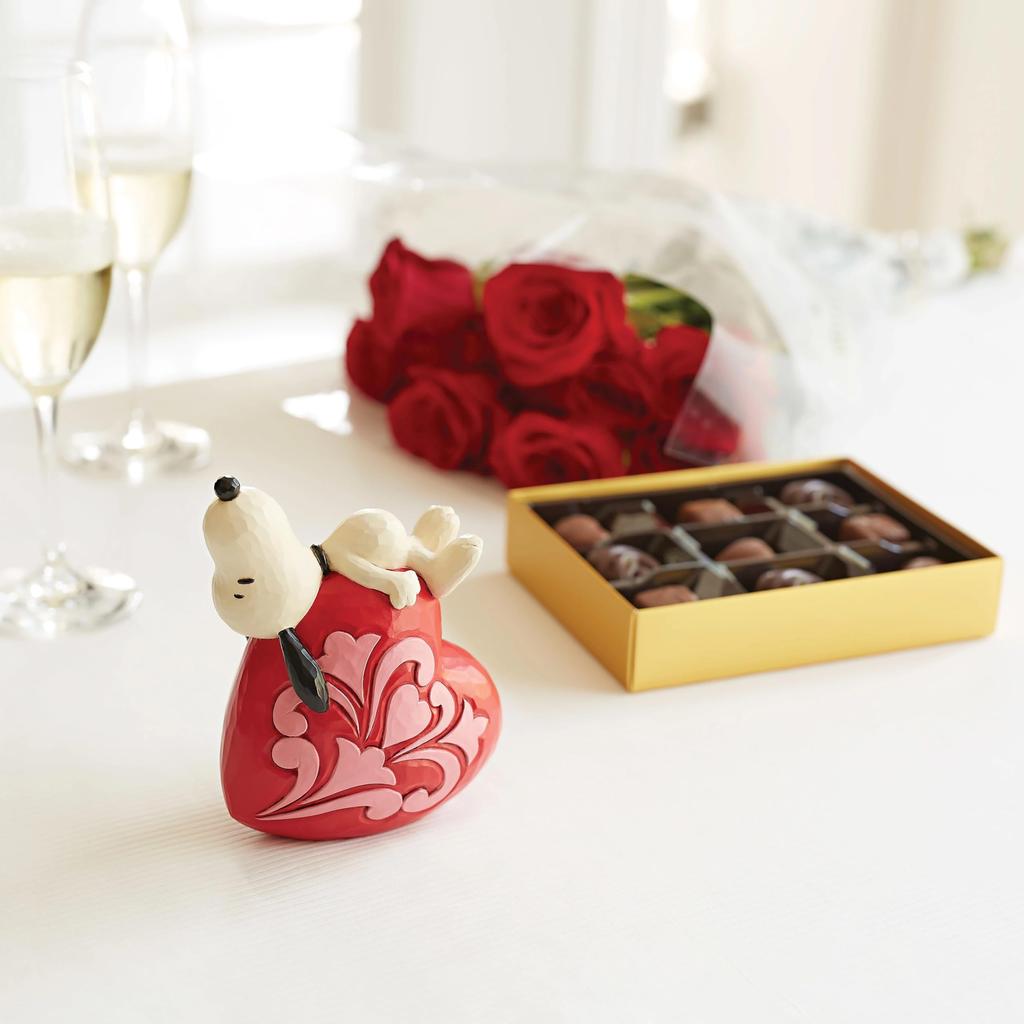 JIM SHORE Snoopy Laying on Heart 6014345