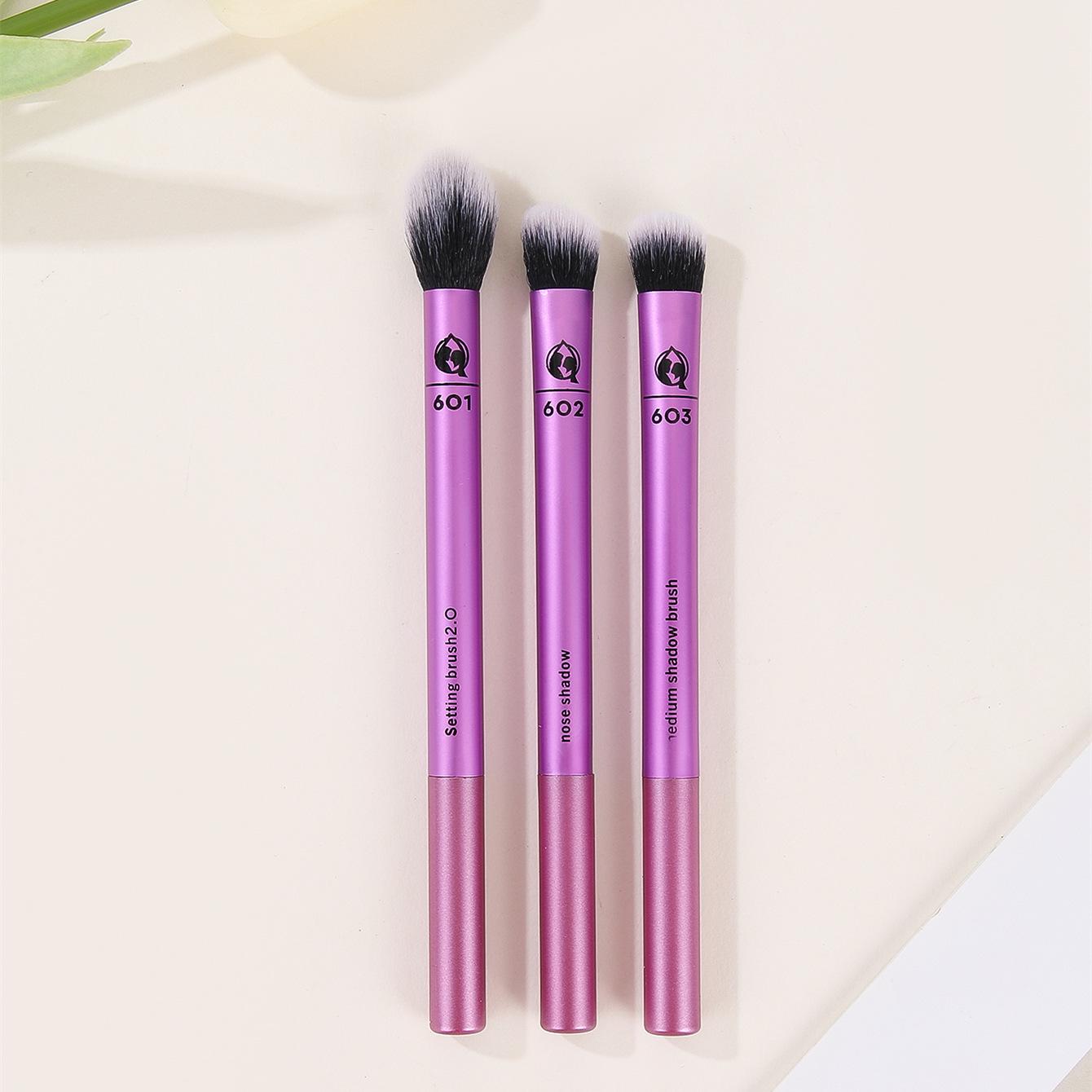 

LoversTears M10 Makeup Brush - Portable Super Soft Eyebrow, Concealer & Eyeshadow Tool фиолетовый