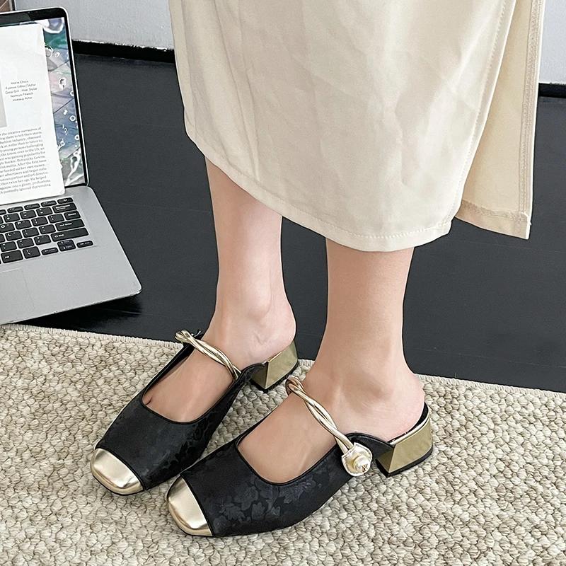 Spring and Autumn New Brand Square Toe Women's Thick Heel Slippers Fashionable Women's Elegant Low Heel Slip-On Sandals