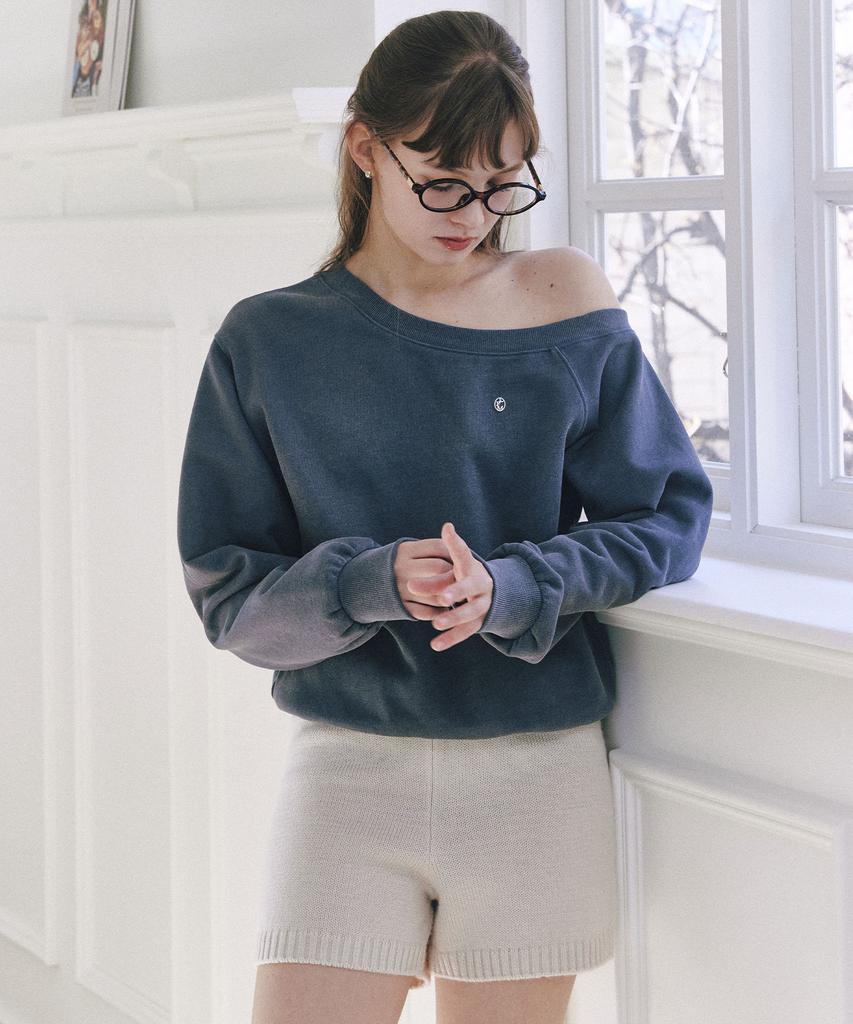 LETTER FROM MOON Edin Off-Shoulder Sweatshirt (Pigment Blue)