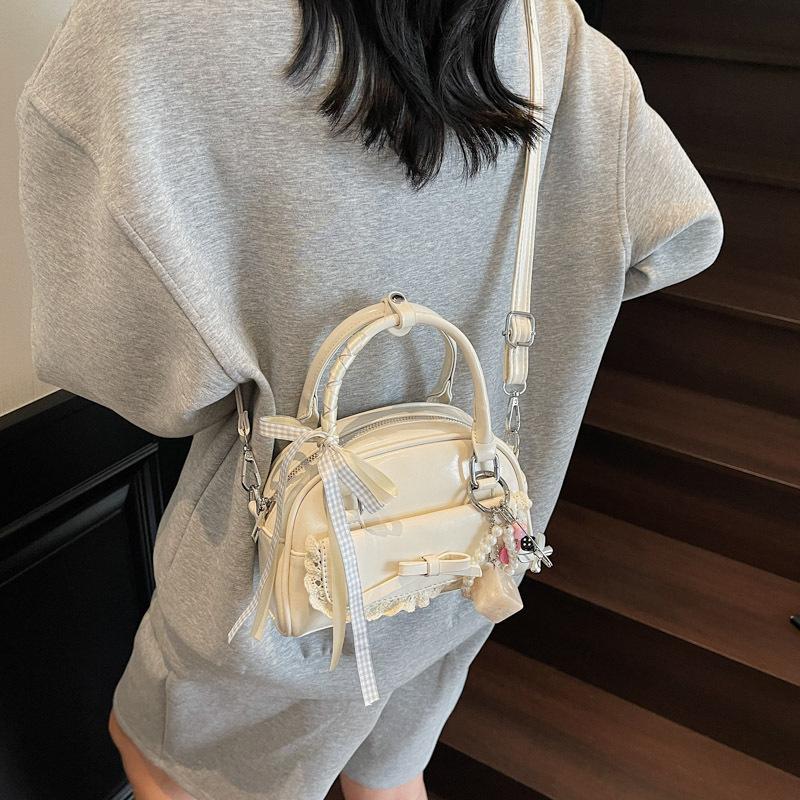 

Korean version of high-end texture versatile women s bag 2025 new niche fashion women s shoulder bag trendy crossbody bag no pendant белый