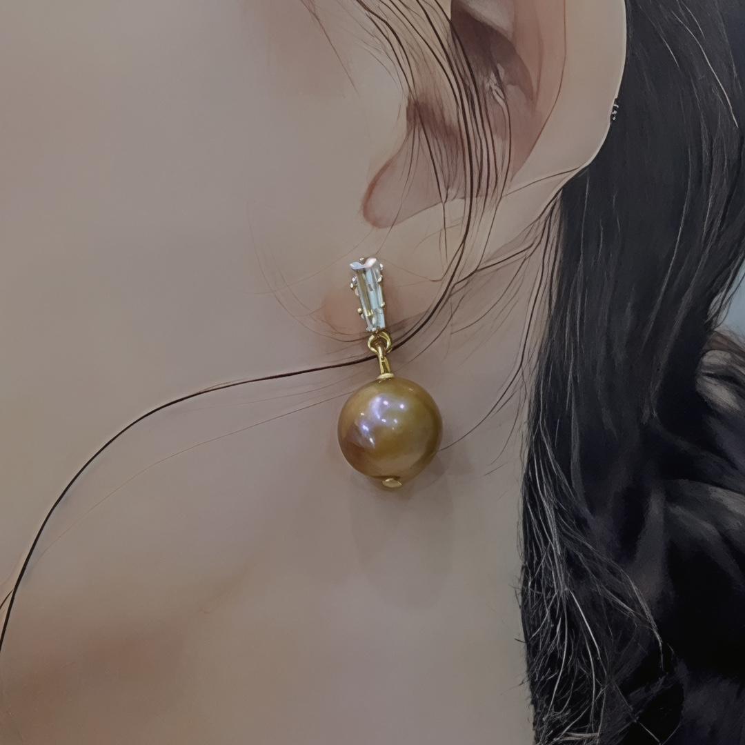 Temperament natural bronze gold pearl earrings silver needle zircon stud earrings French retro daily simple and exquisite earrings silver needle/zircon inlay