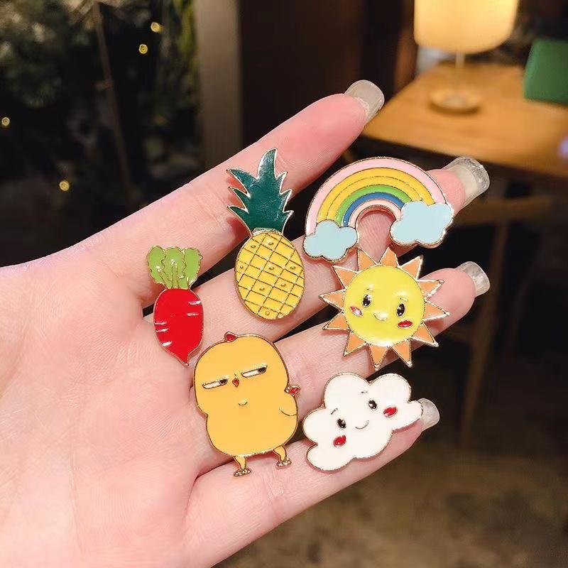10/20/30/40/50Pcs Enamel Pin Badge Random Cute Animal Plant Metal Pins For Backpack Lapel Brooches Women Kid Jewelry Accessories