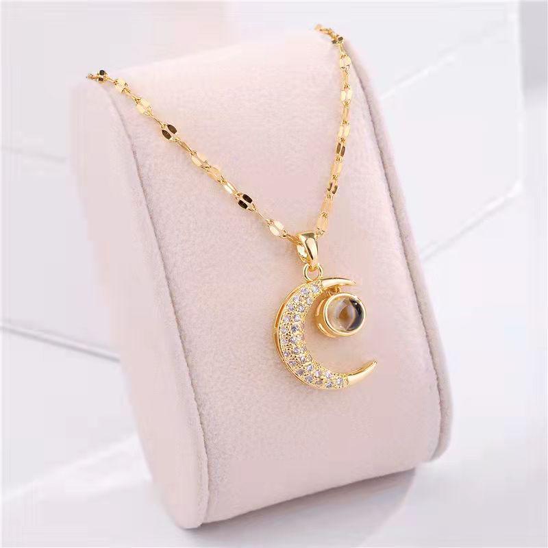100 Languages 'I Love You' Projection Necklace - Star & Moon Diamond Clavicle Chain Pendant