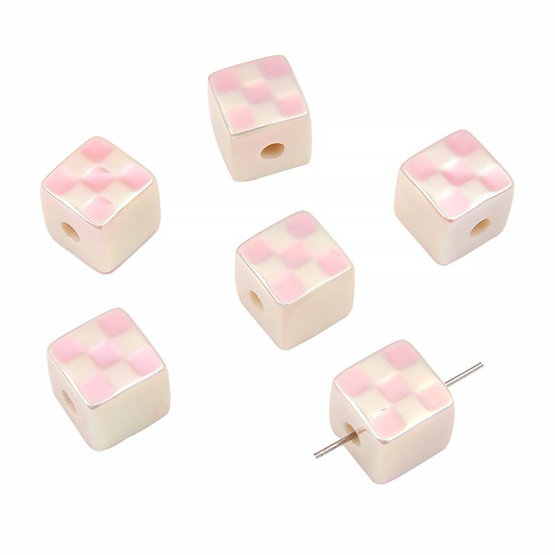 

Акриловые бусины УФ квадратные бусины в шахматном порядке для DIY ожерелья, браслета, сережек, изготовления ювелирных изделий 14mm 4pcs розовый