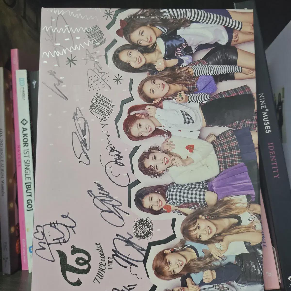 

Альбом Twice Sign
