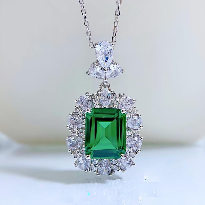 

Mujing 2023 Women s 925 Silver European & American Retro Luxury Necklace with 4ct Nano Green Inlaid Pendant 925 Silver