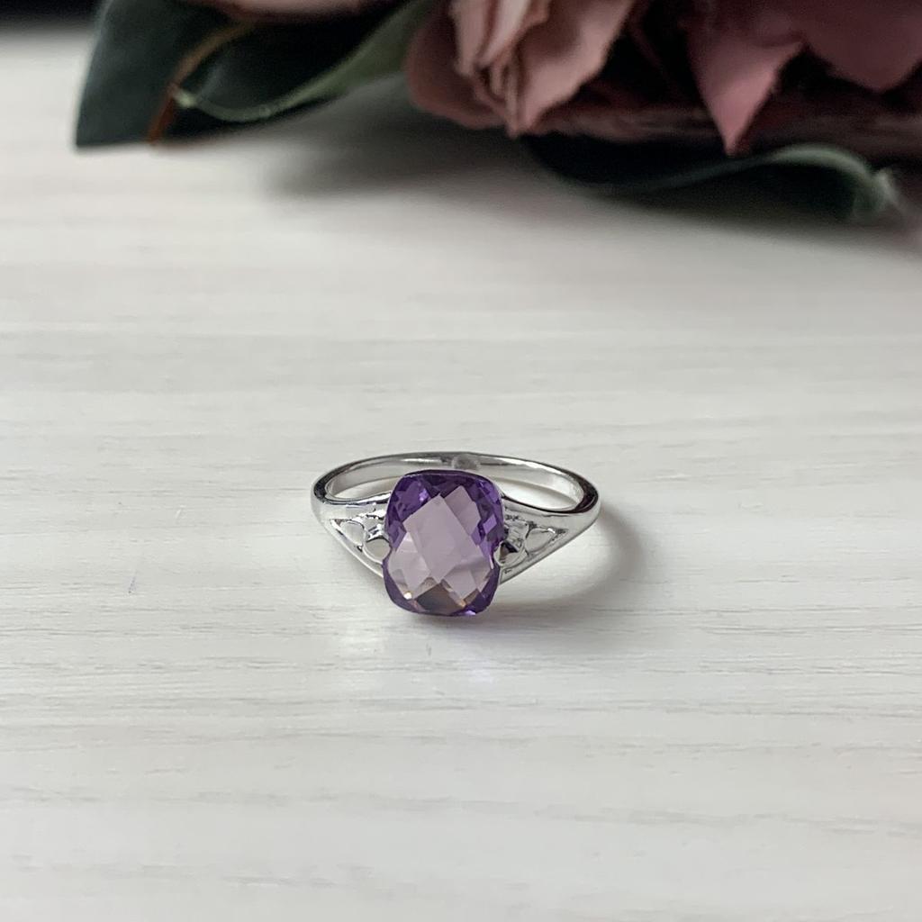 Silver Ring with Alexandrite 3.625ct (1961988) 2.89 Gr. 925 Samples