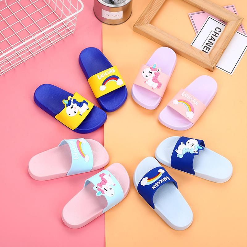 Neue Einhorn-Hausschuhe Junge Mädchen Sommer Kinder Regenbogen Indoor-Hausschuhe Rutschfeste Strandsandalen Kleinkind Hausschuhe Baby Flip-Flops