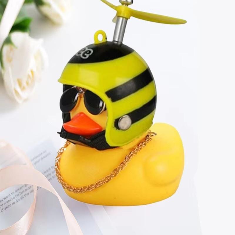 Pato de coche con casco colgante de viento roto pequeño pato amarillo bicicleta de carretera casco de motor accesorios de ciclismo sin luces