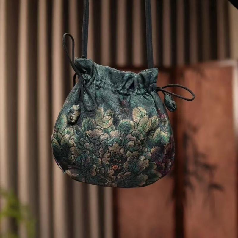 

Dragon scale pattern ingot retro new Chinese style high value portable shoulder messenger bag pure hand adjustment bag
