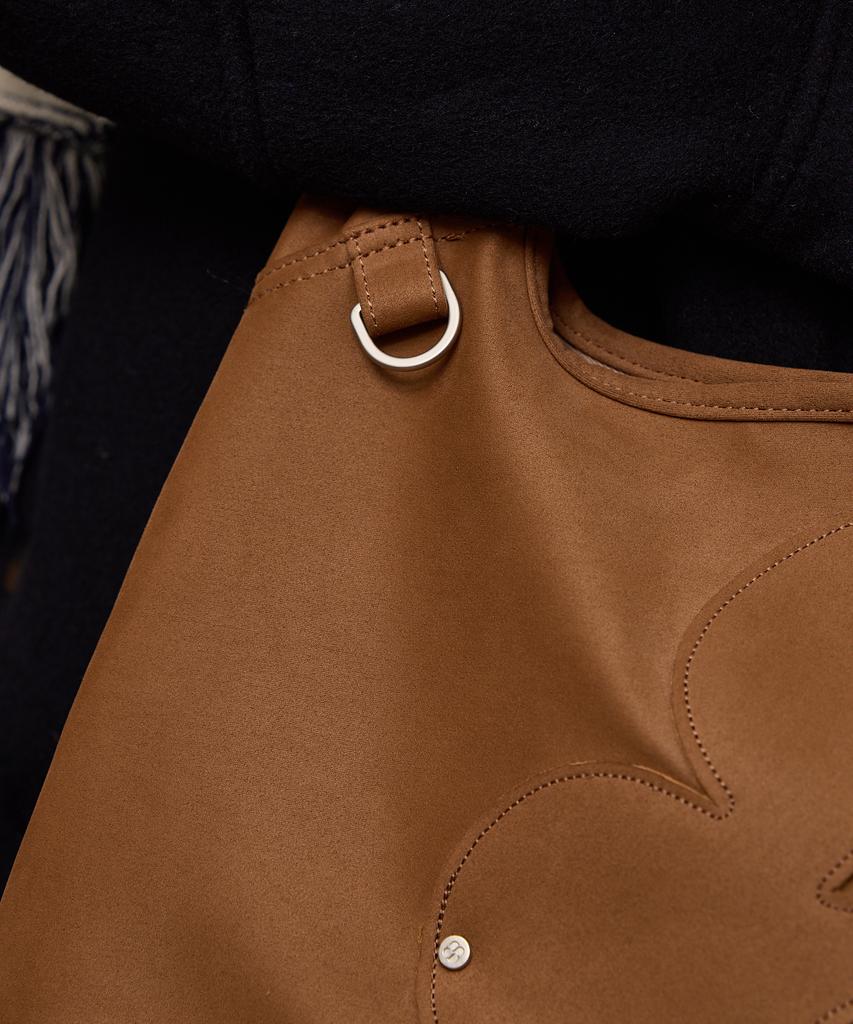 Hoodhood Clover Logo Artificial Suede Shoulder Bag Camel