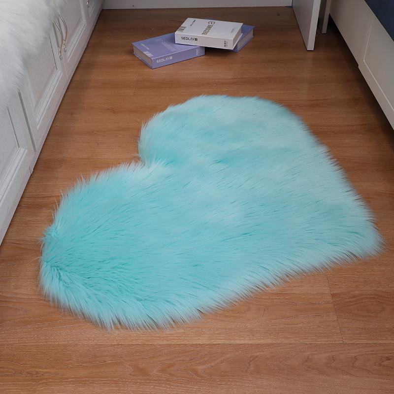 Heart-Shaped Plush Imitation Wool Rug and Cushion for Living Room or Bedroom