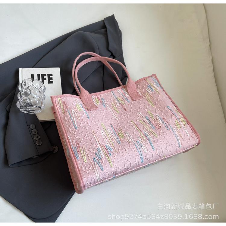 

Casual niche bag women s large capacity 2025 new fashion super fire portable shoulder bag versatile commuter tote bag