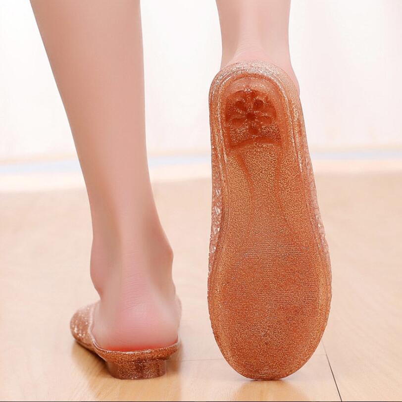 Fashion Close toe Women Slippers Woman Crystal Jelly Summer Shoes  Indoor Home Slides for Female Beach Shoes Antiskid Black Gold Red