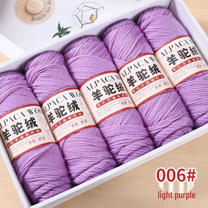 Mitteldickes Alpakawollgarn für DIY-Strickarbeiten - Perfekt für Pullover, Mäntel, Schals, Häkel- und Strickprojekte mit Nadeln.