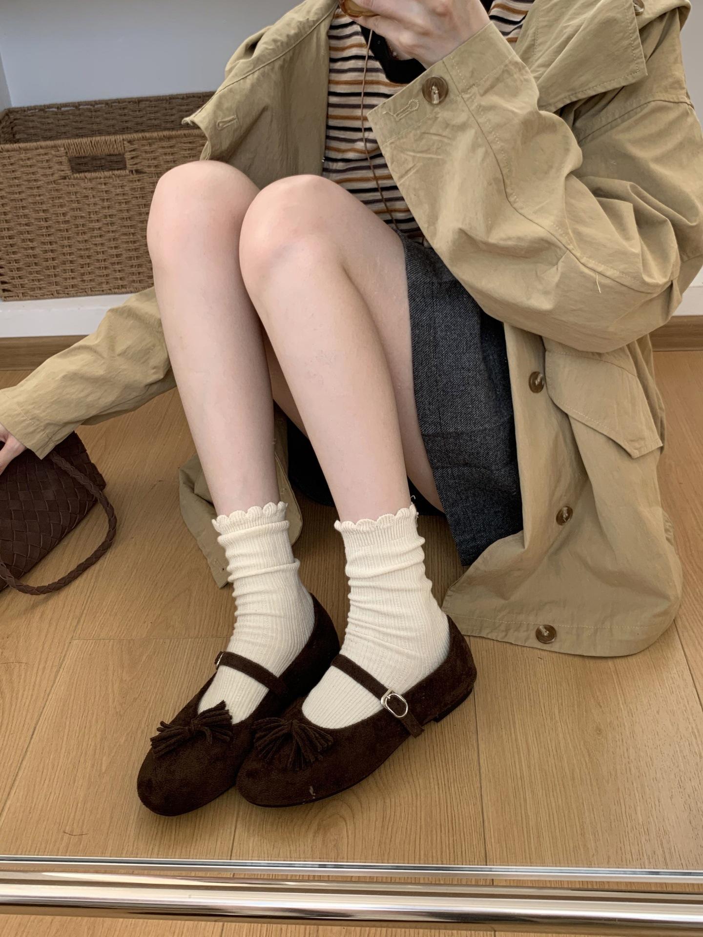 

2025 autumn new French retro round head fringed ballet shoes women s fashion versatile flat bottom shallow mouth single shoes 39