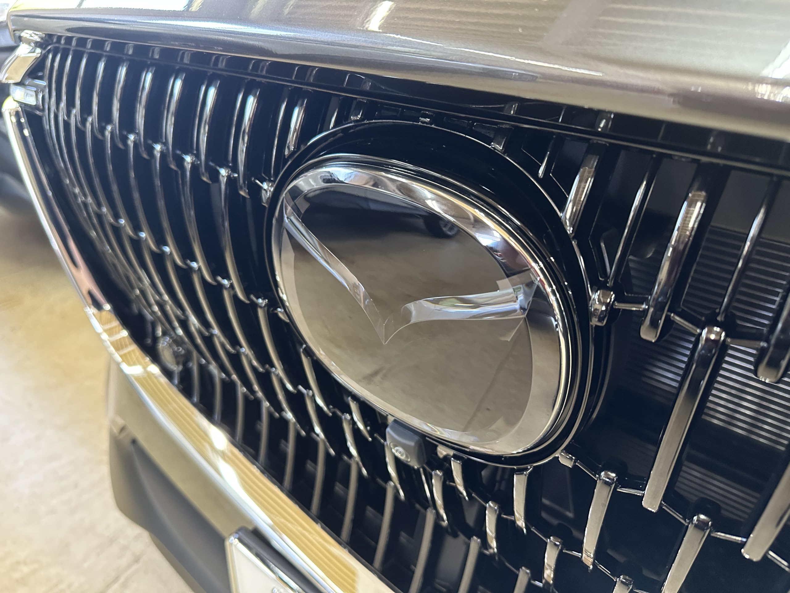 

Mazda CX60 CX-60 Эмблема Дымчатая Пленка Темный Дым Кастомная PPF Наклейка на Переднюю Эмблему Печать