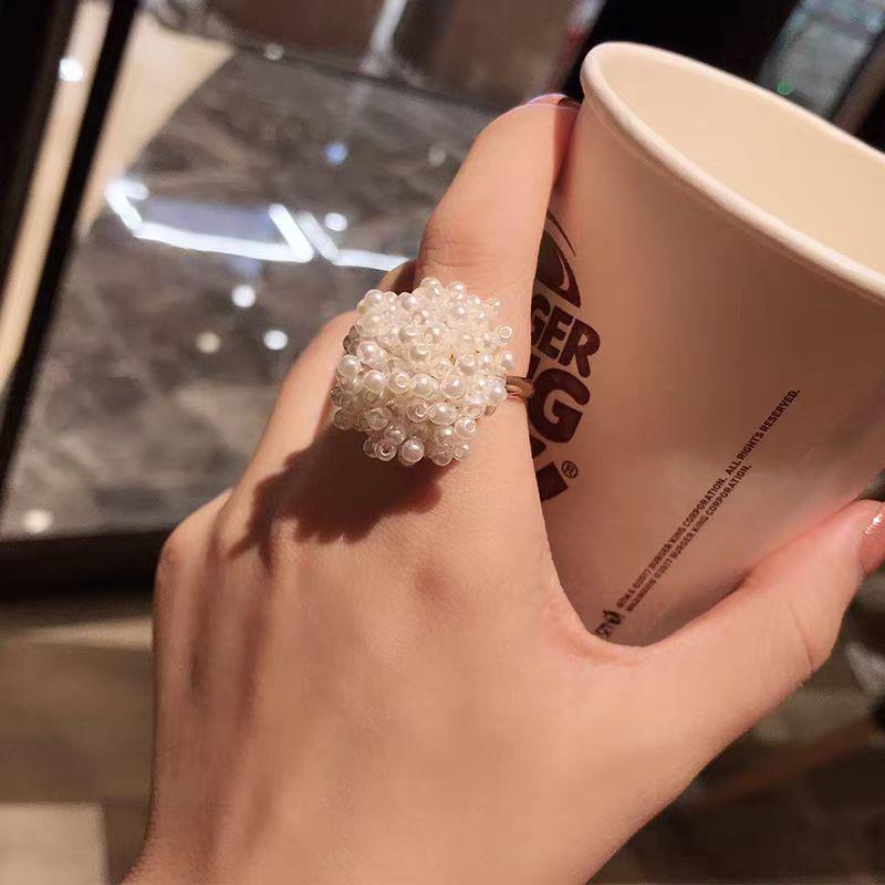 Koreanischer süßer offener Perlenblumenring - elegantes und vielseitiges trendiges Accessoire für den Zeigefinger von Damen