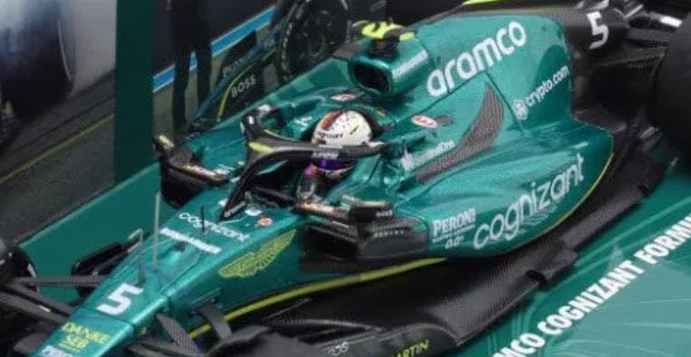 Minichamps 447222205 Aston Martin Aramco Cognizant AMR22 Ultima Gara GP di Abu Dhabi F1 2022 Sebastian Vettel Ordine Personalizzato 1/43 #5