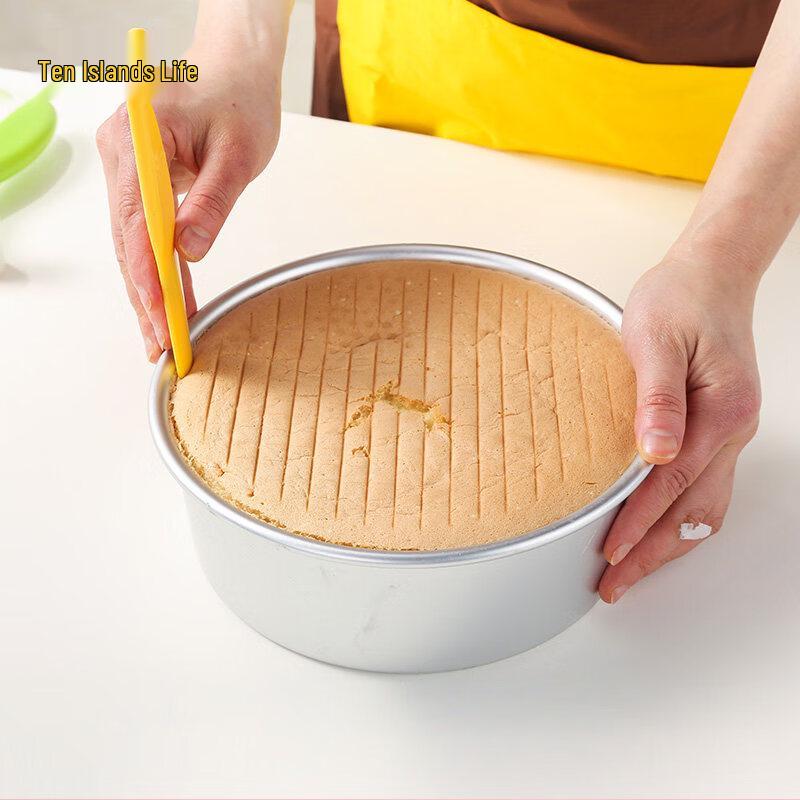 

Скребок для извлечения торта из формы