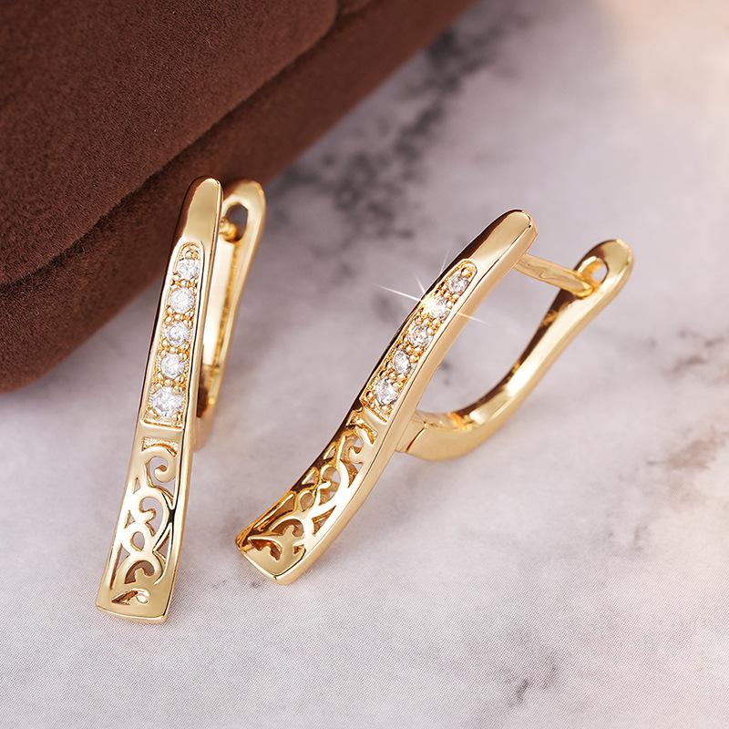 1 Pair, Fashionable, Inlaid with Synthetic Zircon, Fashionable and Versatile, Hollow Design