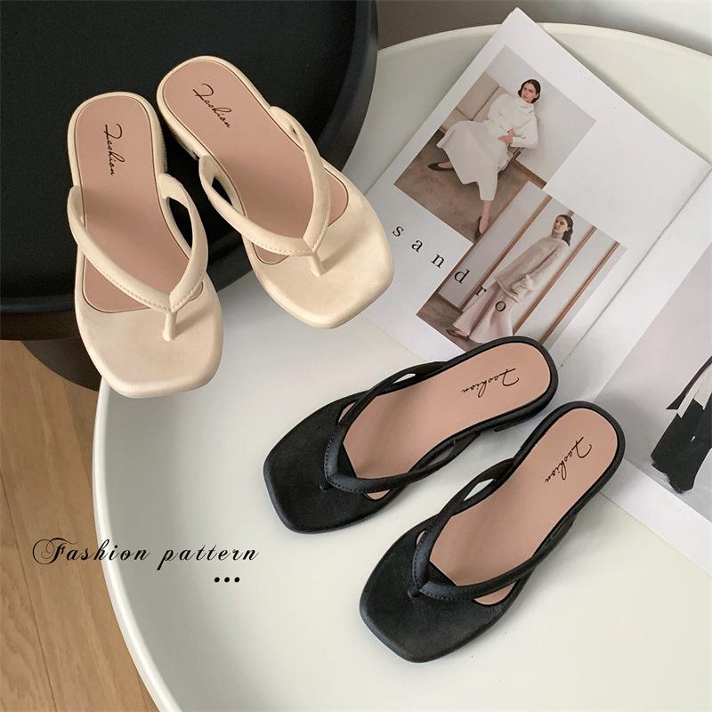 Women's Versatile Summer Flip-Flops: Thin Strap Solid Color Beach Sandals