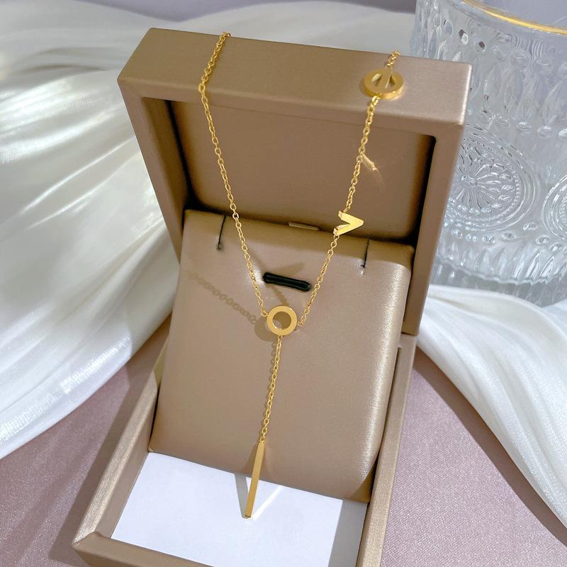 Fashion Retro Women's Necklace Temperament Micro Diamond Necklace Exquisite Collar Chain Accessories