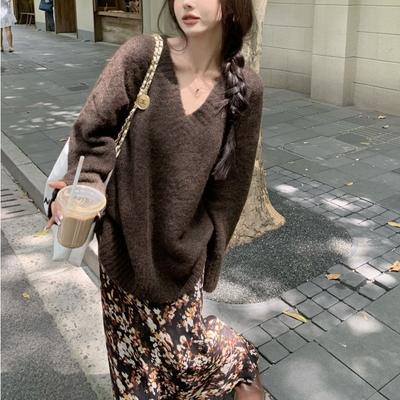 Lazy Wind Loose Inner V-neck Brown Sweater Women's Autumn and Winter New High-end Small Top