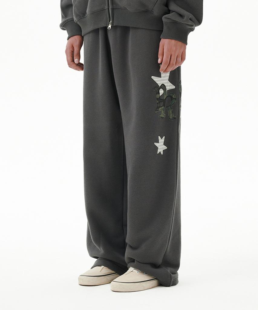 MAHAGRID Pray Applique Sweat Pant Charcoal(Mg2Ffmpa05A)