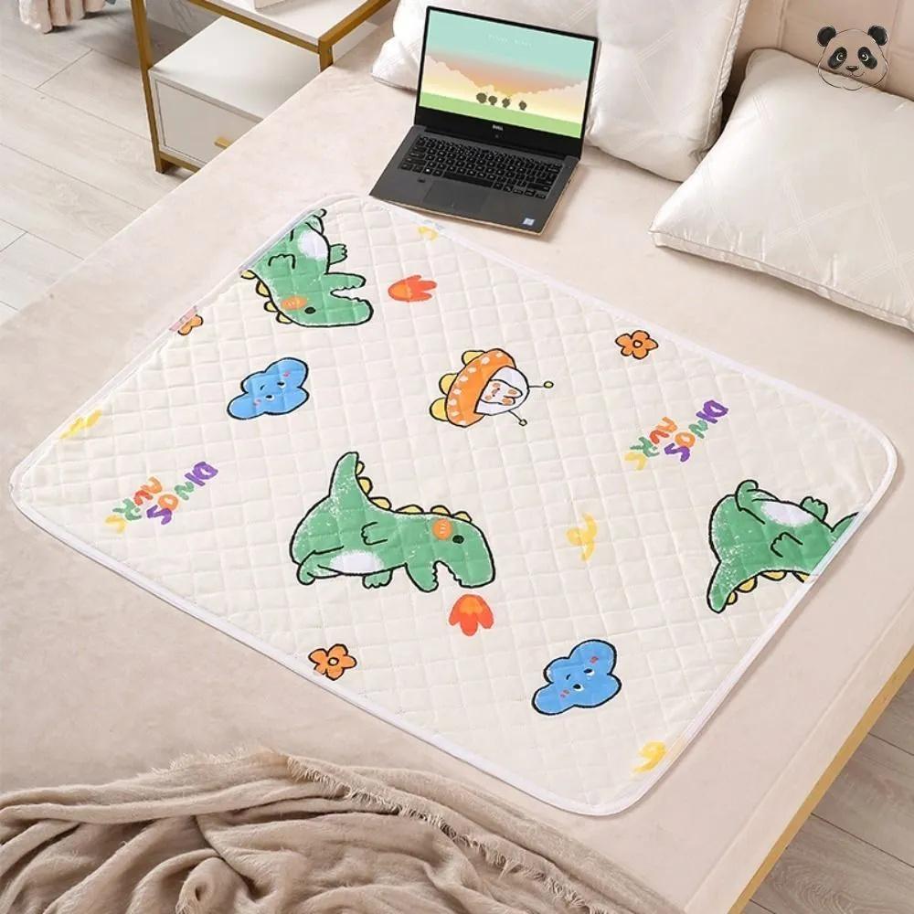 Small Waterproof Mattress Pad Washable Non-Slip Leak-Proof Bed Protector Mat 30x40cm Suitable for Various Uses with Random Pattern Placement
